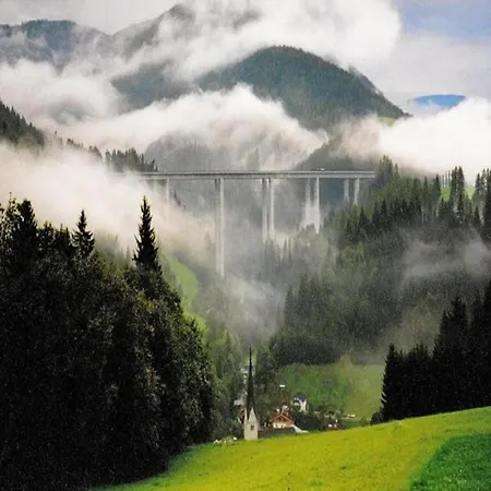 With Terrace In Kaprun, Salzburg, Cleaning Included شقة *