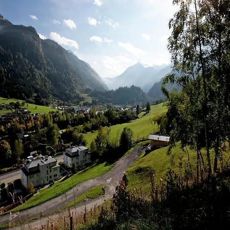 With Terrace In Kaprun, Salzburg, Cleaning Included شقة كابرون