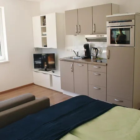 With Terrace In Kaprun, Salzburg, Cleaning Included * كابرون
