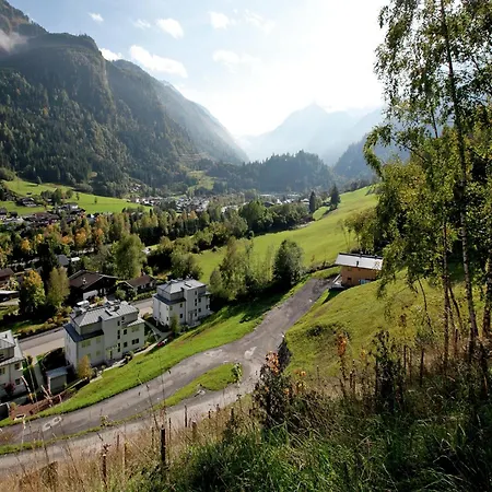 With Terrace In Kaprun, Salzburg, Cleaning Included شقة *