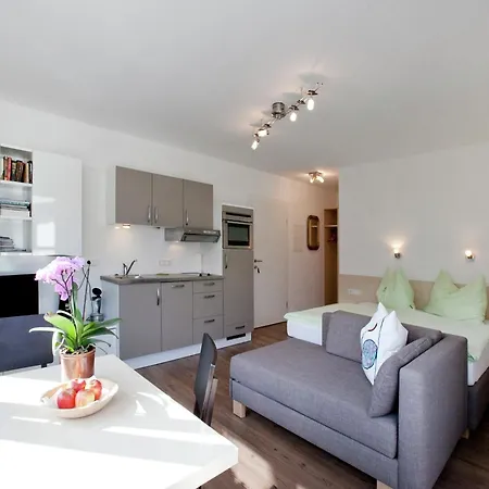 With Terrace In Kaprun, Salzburg, Cleaning Included * كابرون